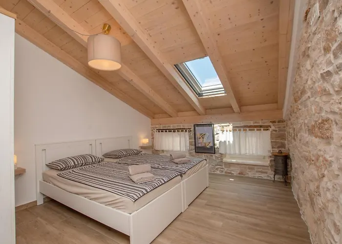 Nesatcium 아파트 풀라