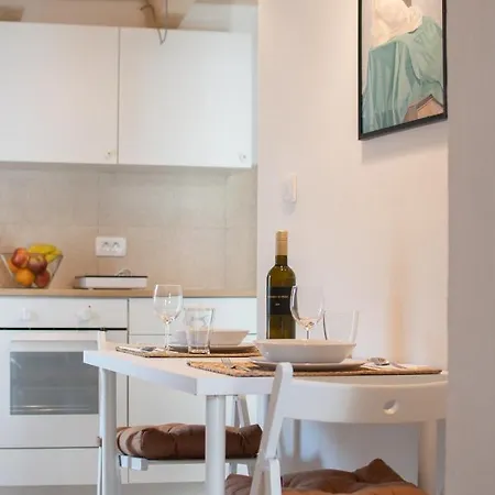 Nesatcium Апартаменты *